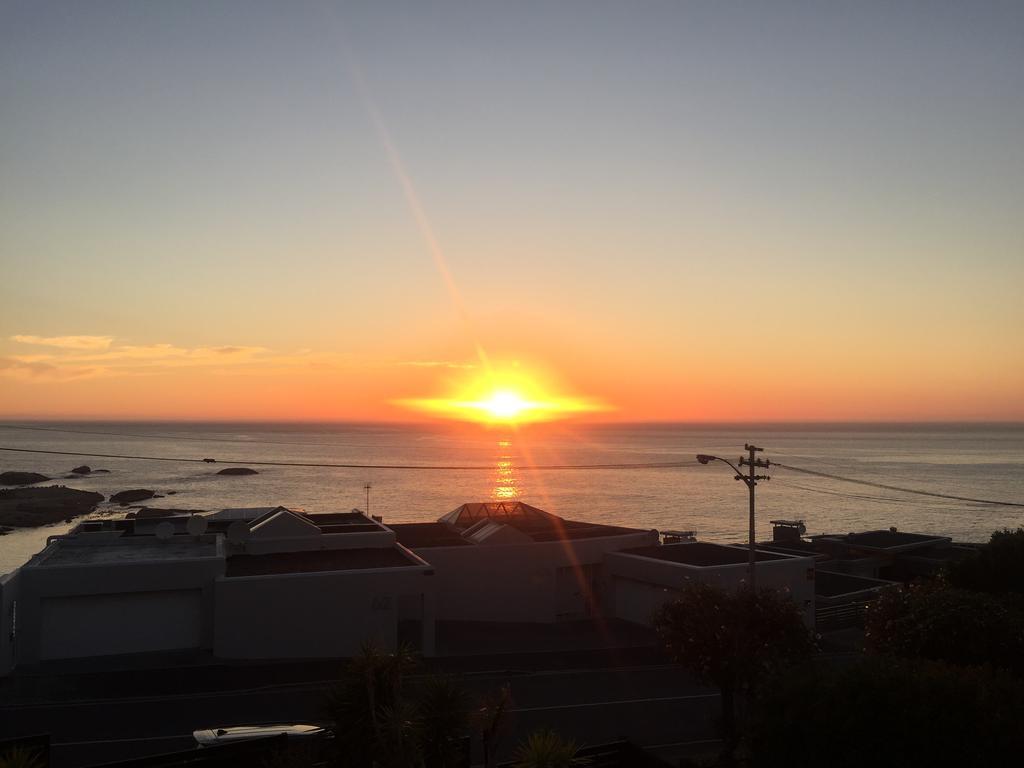 51 On Camps Bay Hotel Cape Town Exterior photo